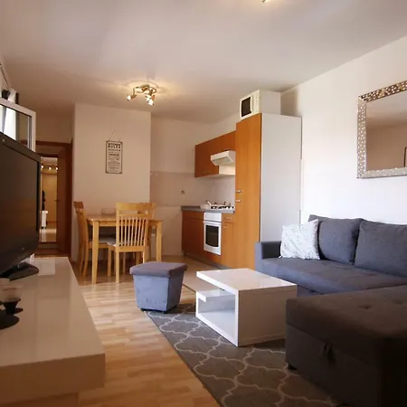 Ema Διαμέρισμα *